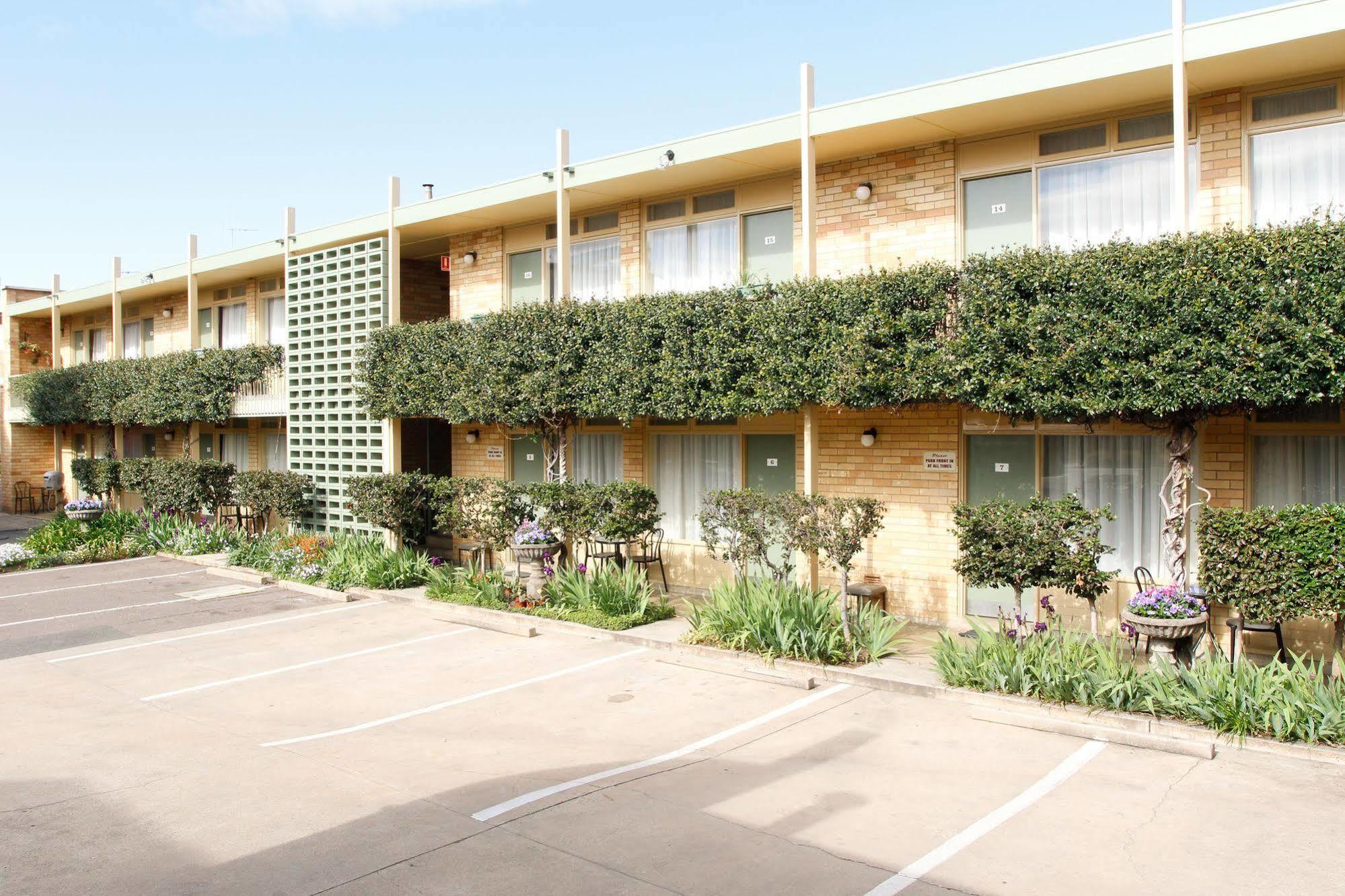 Mid City Motor Inn Queanbeyan Zewnętrze zdjęcie